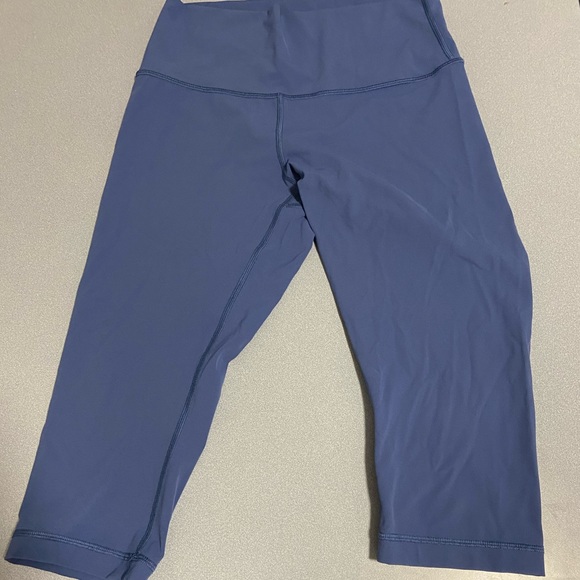 lululemon High-Rise Crop 17 in Utility Blue, Size 8 - Picture 3 of 4